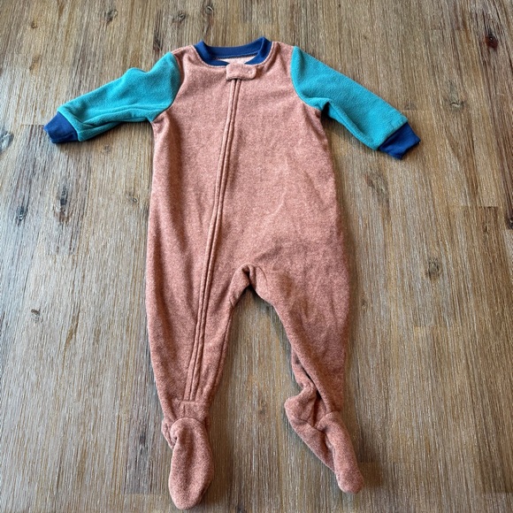 4/20$ Carter's Baby Fleece Footie Footed Sleeper size 6 months - Picture 1 of 3